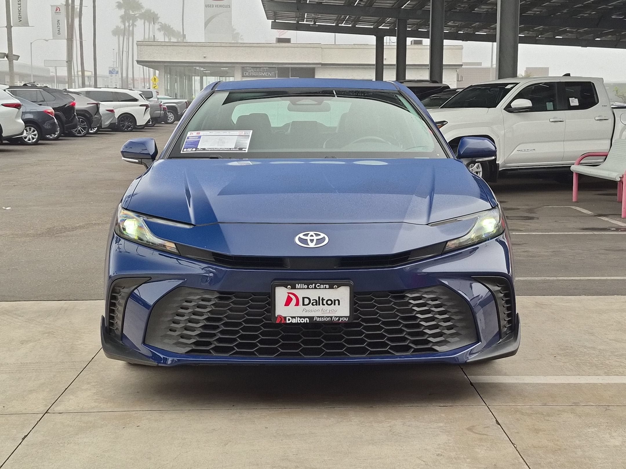 Used 2025 Toyota Camry SE FWD image 3