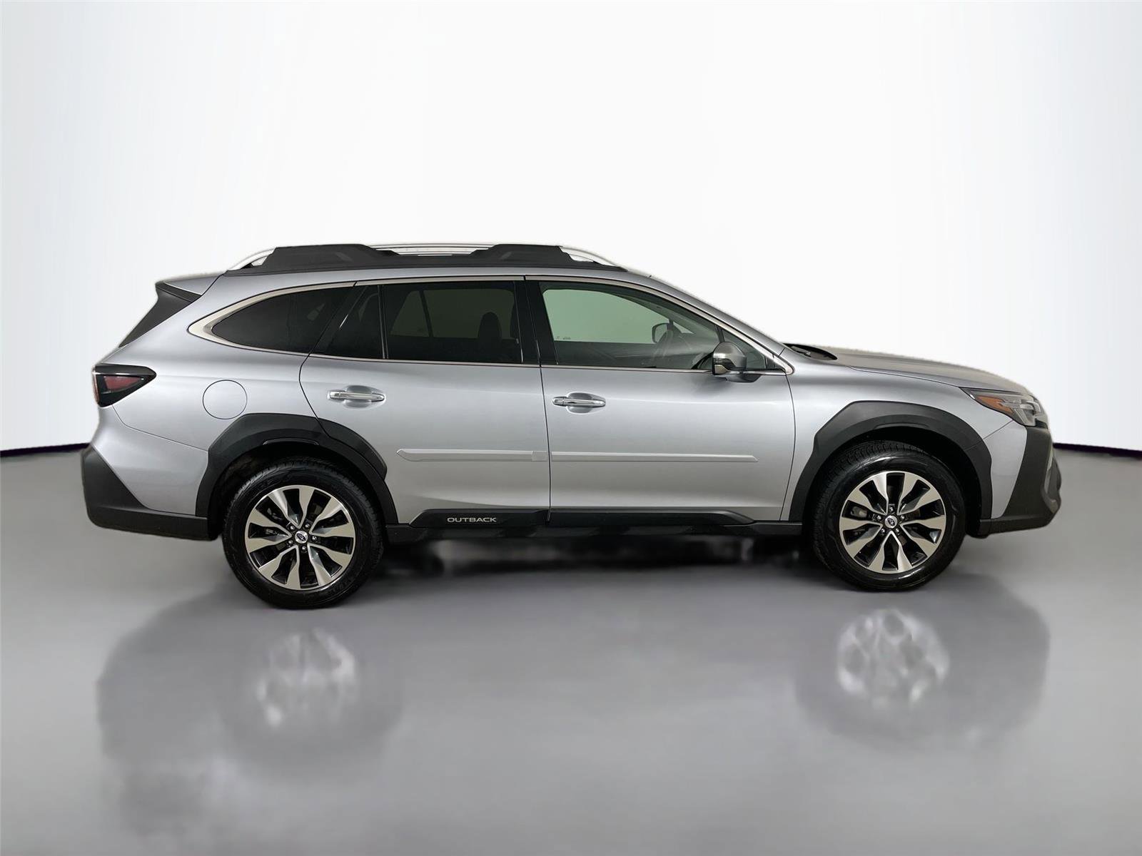Used 2024 Subaru Outback Touring AWD/4WD image 18