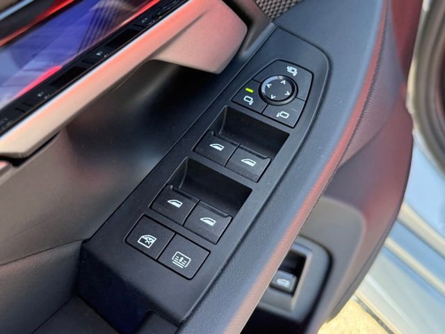 Used 2025 BMW M5 w/ Executive Package image 19