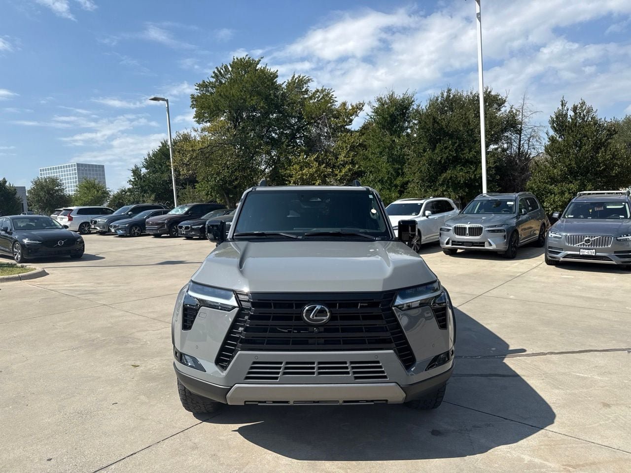 Used 2024 Lexus GX 550 AWD/4WD image 2