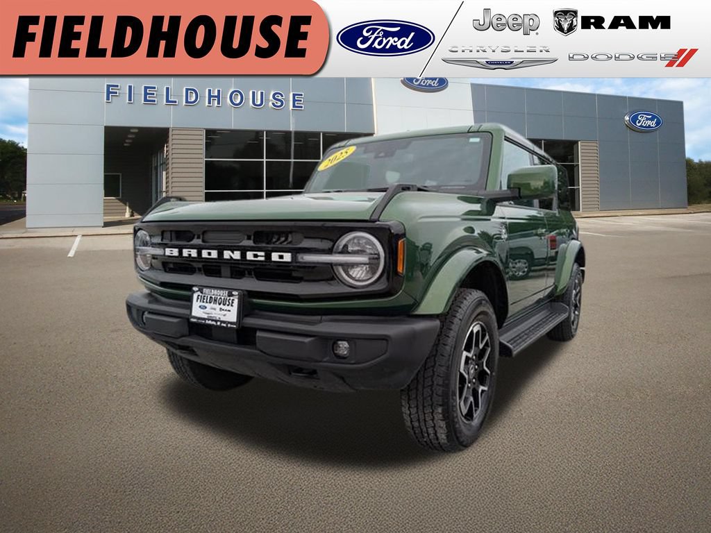 Used 2025 Ford Bronco Outer Banks AWD/4WD image 1
