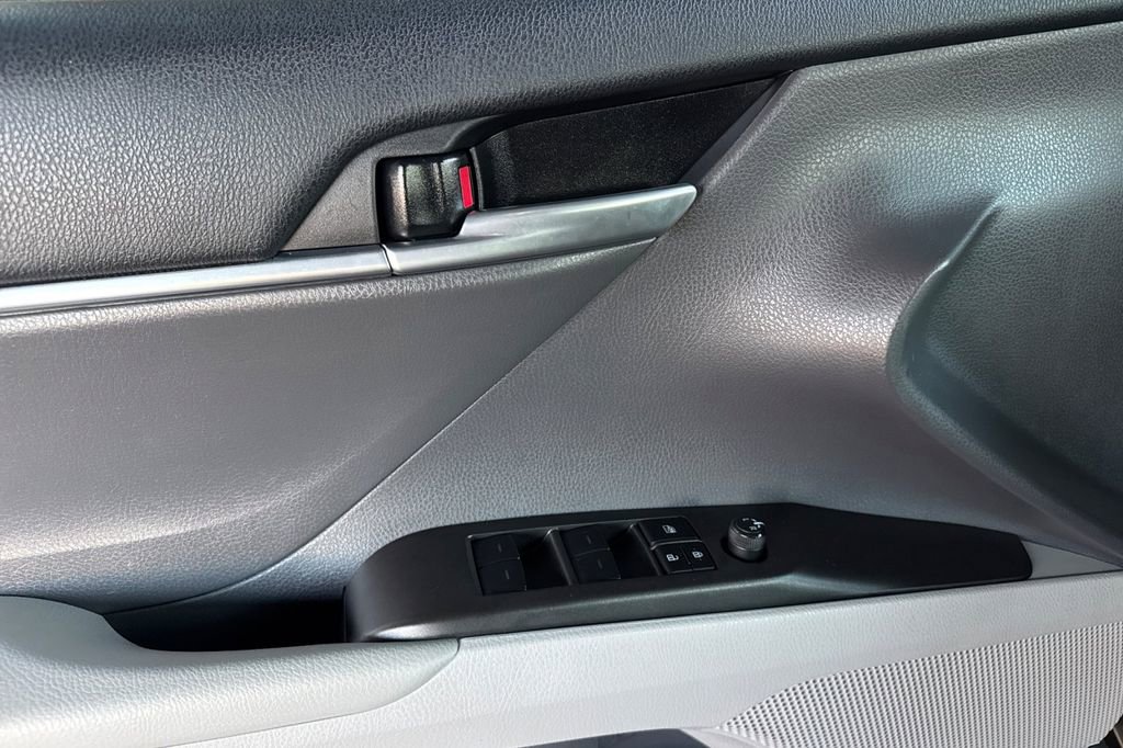Used 2024 Toyota Camry LE w/ Convenience Package image 10