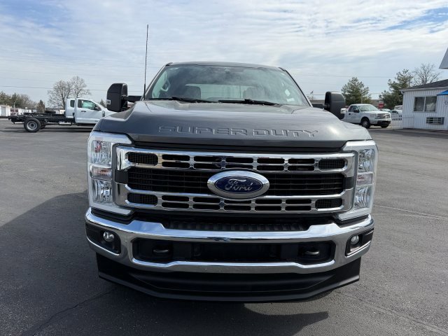 Used 2025 Ford F250 XLT AWD/4WD image 3