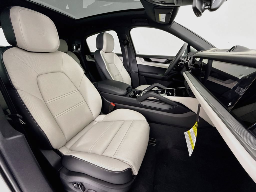 New 2026 Porsche Cayenne Coupe AWD/4WD image 30