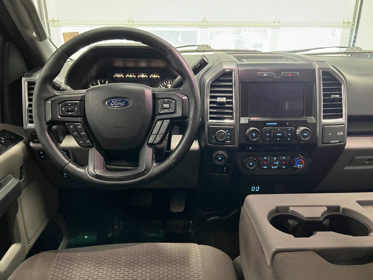 Used 2016 Ford F150 XLT w/ Equipment Group 302A Luxury AWD/4WD image 8