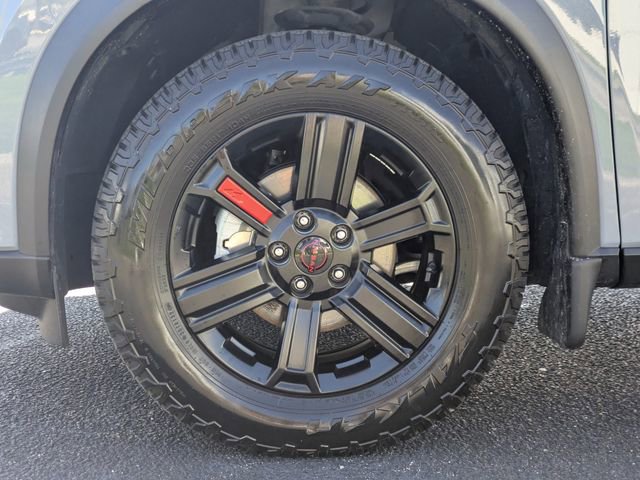 Used 2025 Nissan Rogue SV AWD/4WD image 14