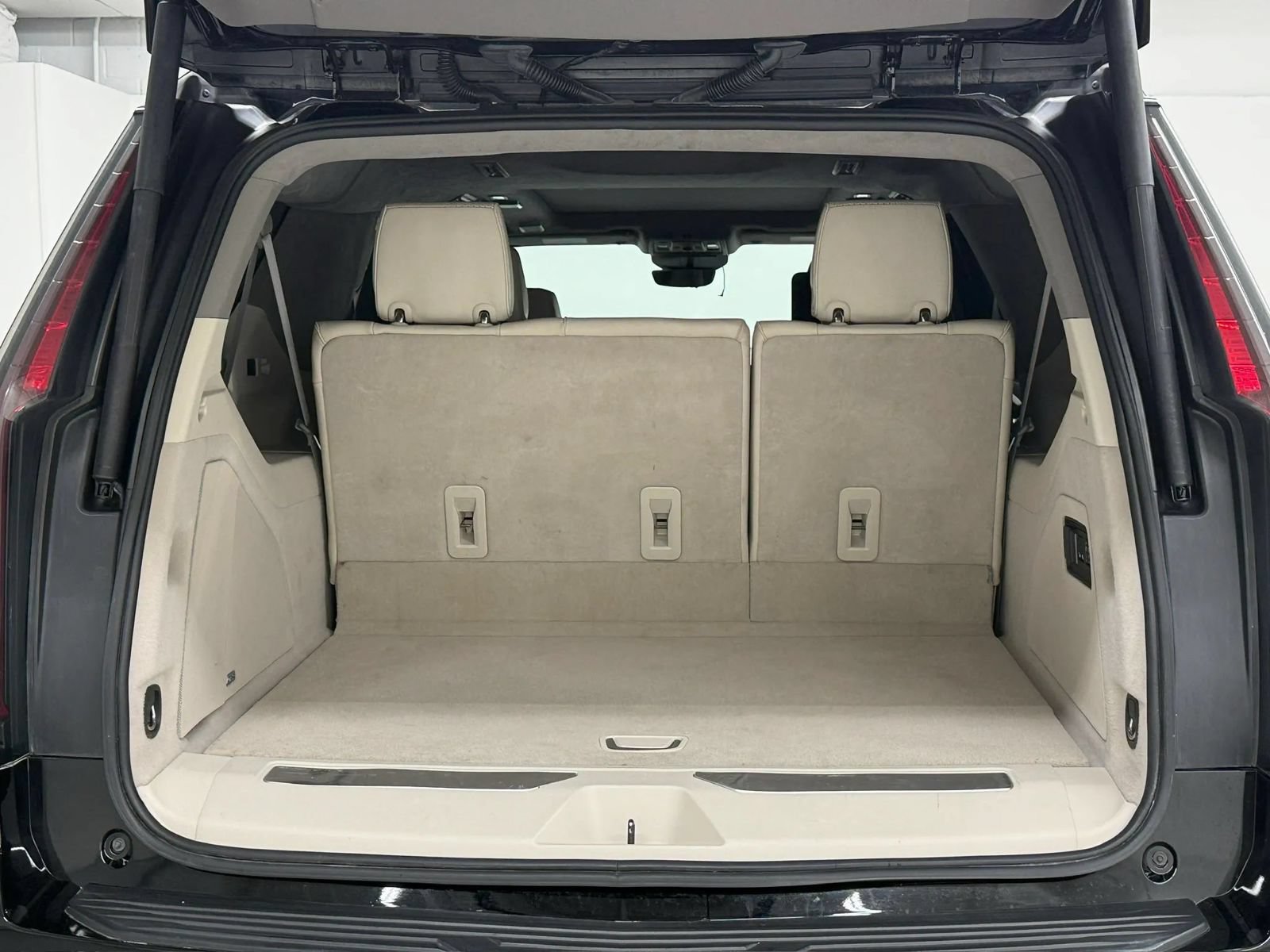 Used 2022 Cadillac Escalade ESV Premium Luxury Platinum AWD/4WD image 43