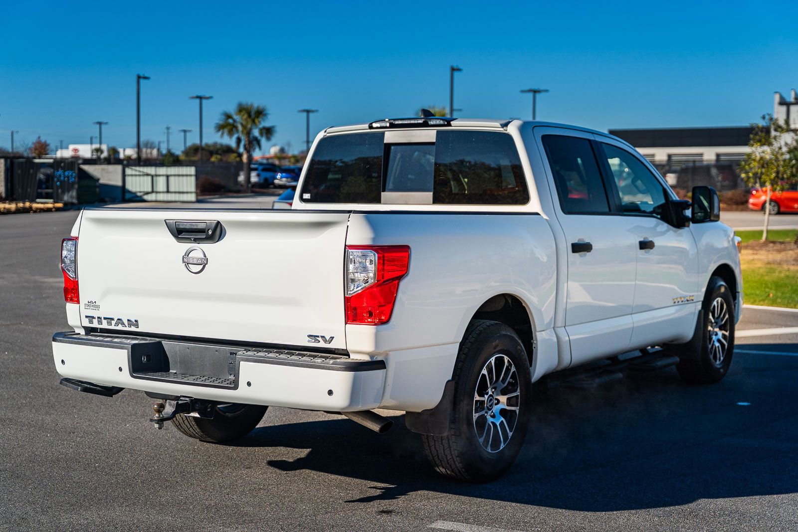 Used 2024 Nissan Titan SV w/ SV Convenience Package image 7