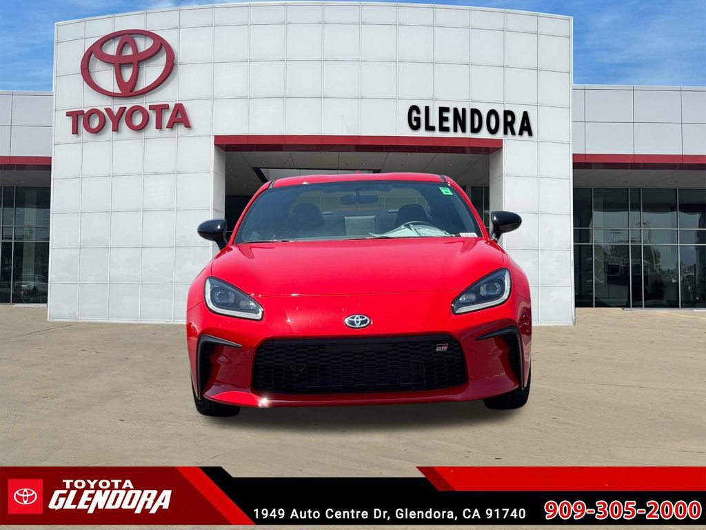 Used 2025 Toyota GR86 Premium w/ ALL Weather Mat Package (TMS) RWD image 3