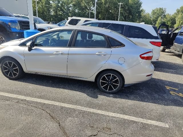 Used 2019 Ford Fiesta SE FWD image 9