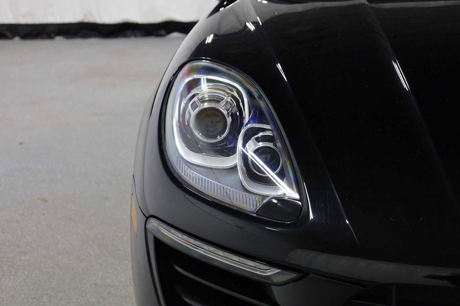 Used 2018 Porsche Macan image 15