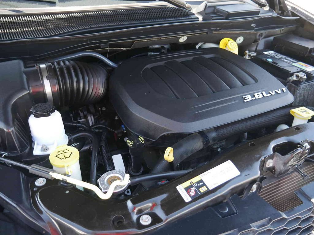 Used 2016 Dodge Grand Caravan SE FWD image 10