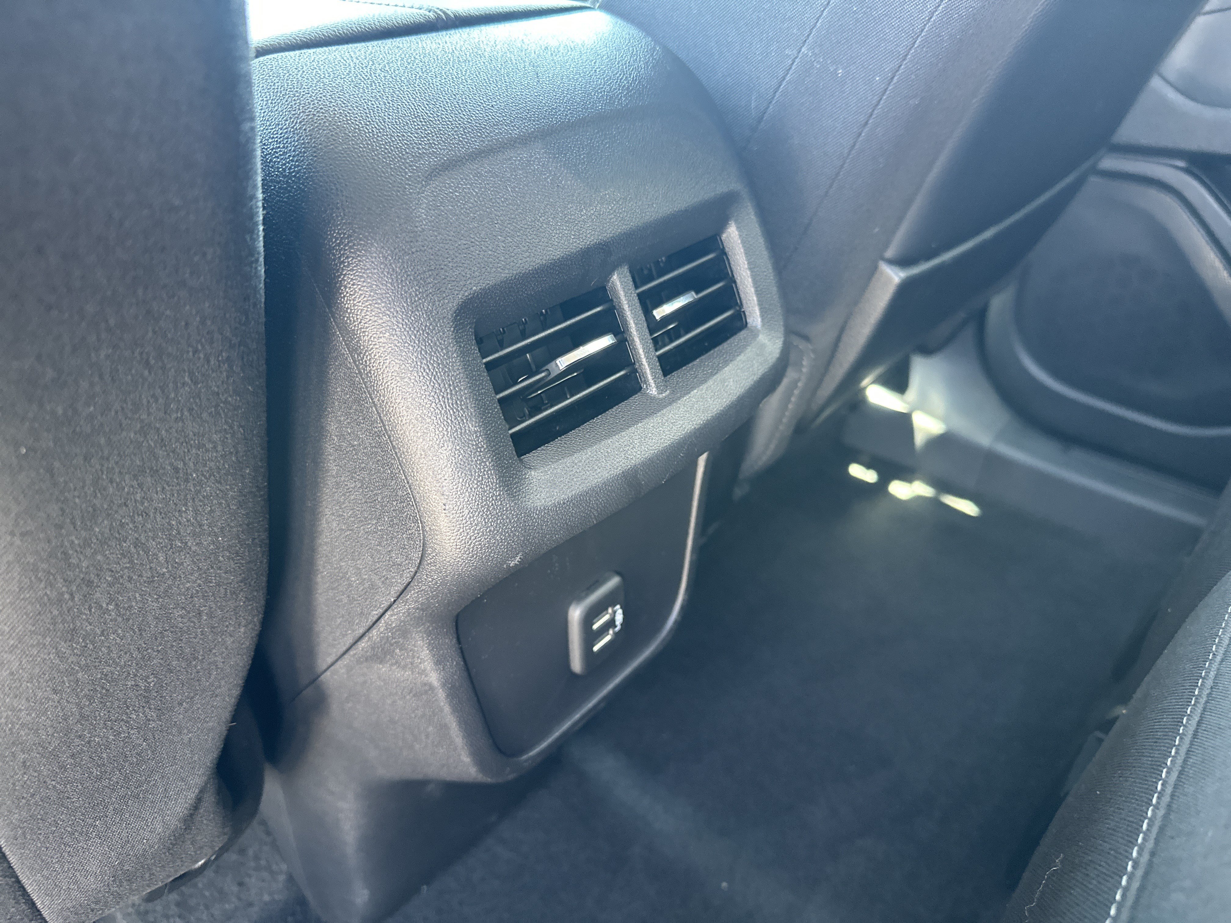 Used 2024 GMC Terrain SLE AWD/4WD image 27