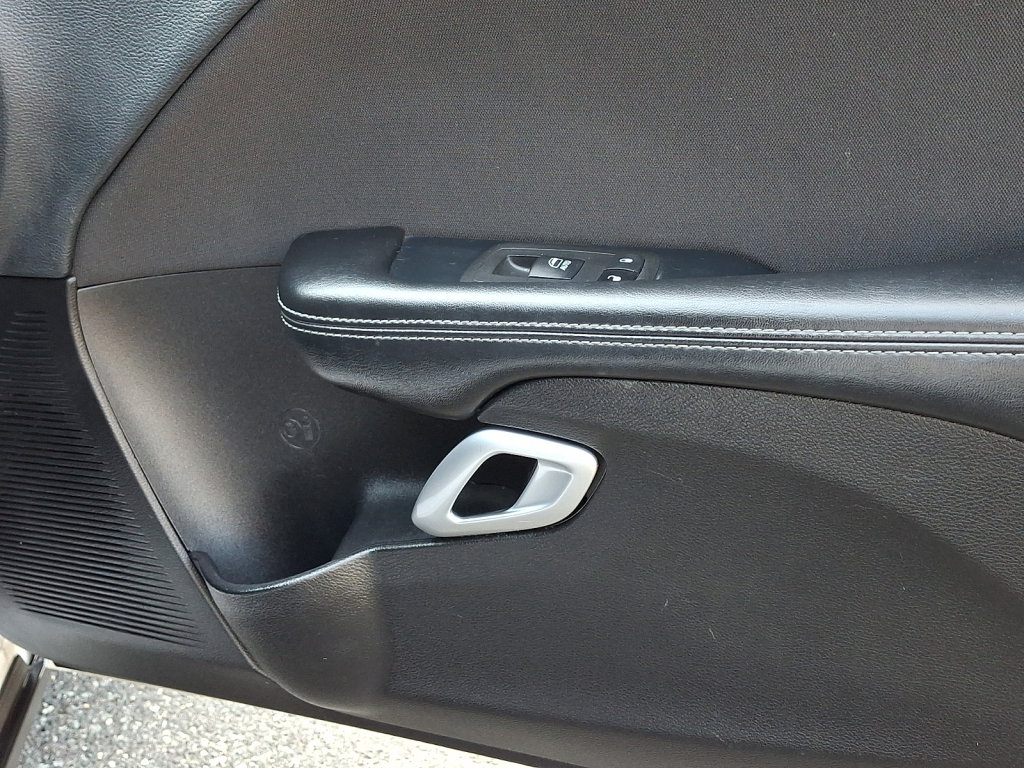 Used 2022 Dodge Challenger R/T RWD image 10