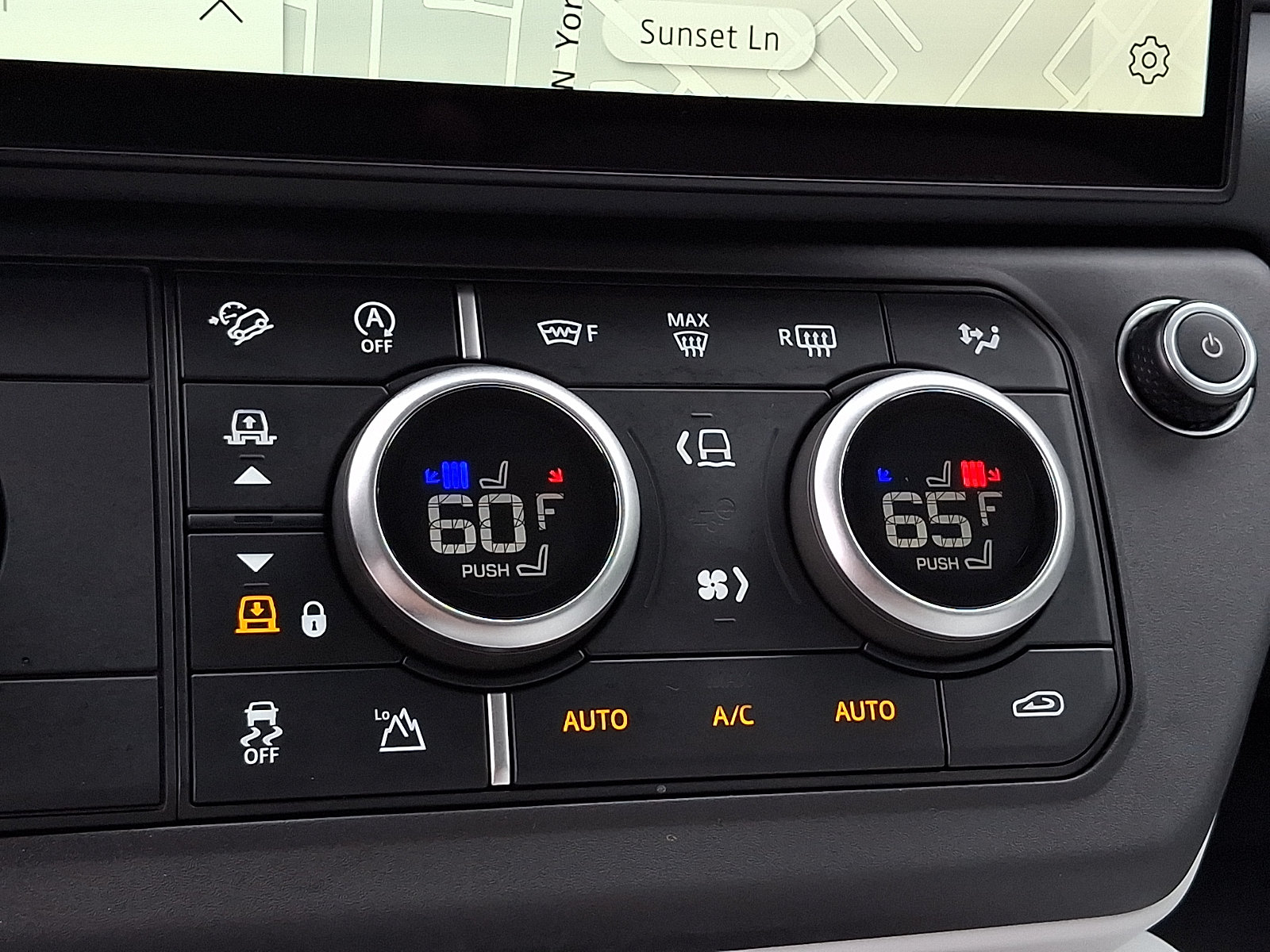Used 2026 Land Rover Defender 110 X-Dynamic SE AWD/4WD image 16