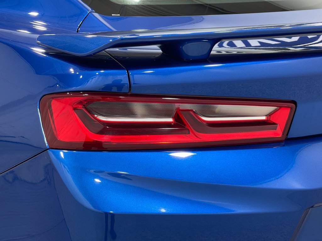 Used 2018 Chevrolet Camaro SS RWD image 33
