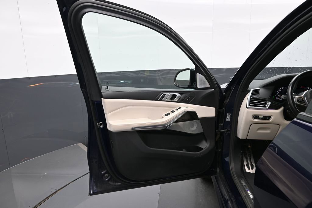 Used 2020 BMW X5 M50i w/ Executive Package AWD/4WD image 8