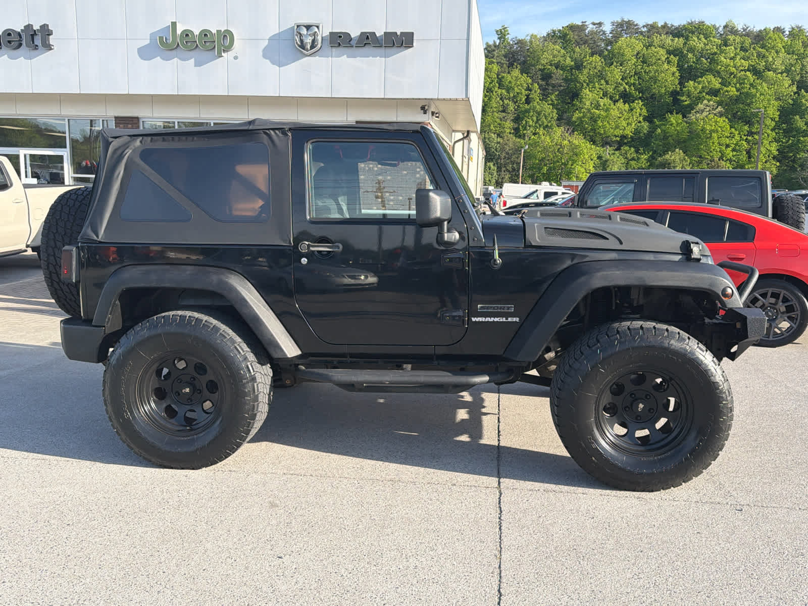 Used 2011 Jeep Wrangler Sport AWD/4WD image 2