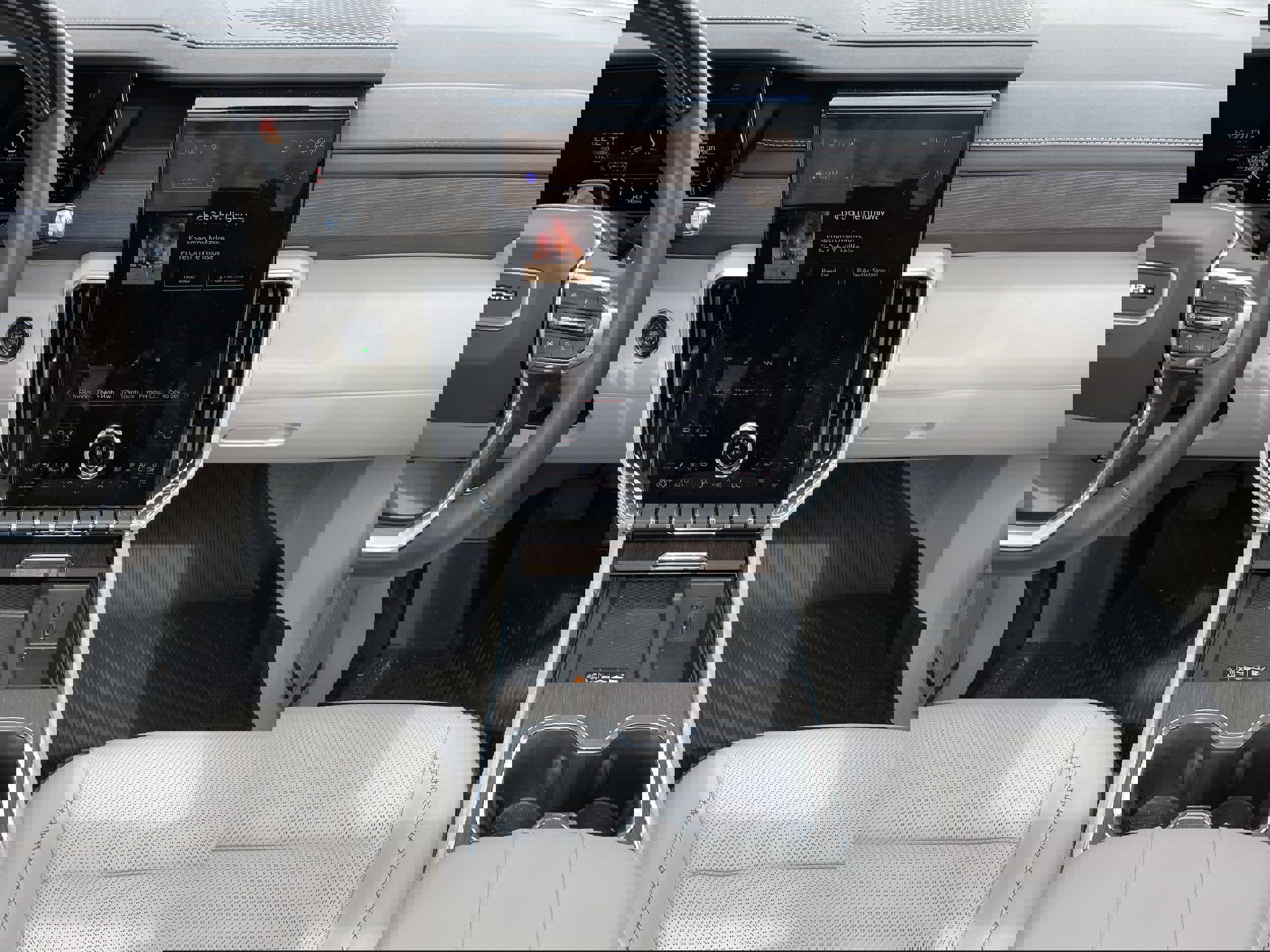 Certified 2025 GMC Acadia Denali w/ Super Cruise Package image 15