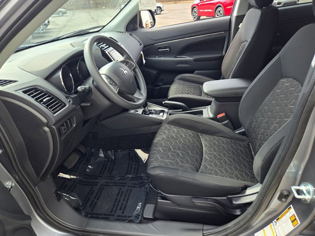 Used 2026 Mitsubishi Outlander Sport ES AWD/4WD image 14