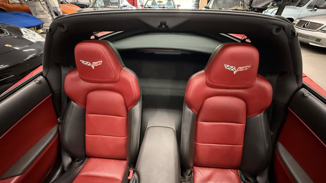 Used 2013 Chevrolet Corvette Grand Sport w/ 2LT Preferred Equipment Group RWD image 20