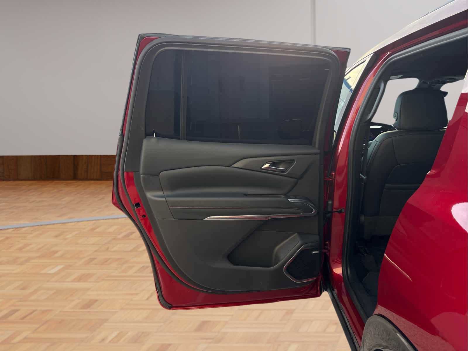 Used 2024 Chevrolet Traverse RS image 11