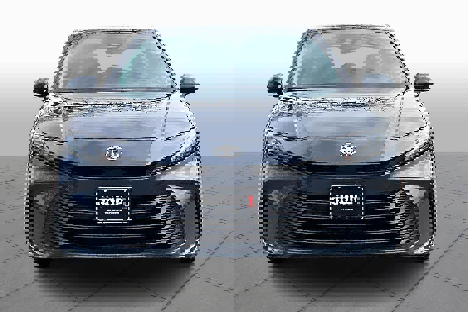 Used 2025 Toyota Camry LE w/ Convenience Package image 3