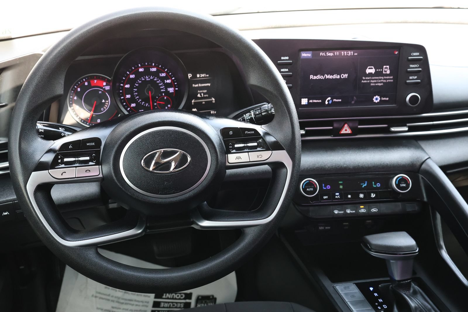 Used 2023 Hyundai Elantra SEL w/ Cargo Package FWD image 16