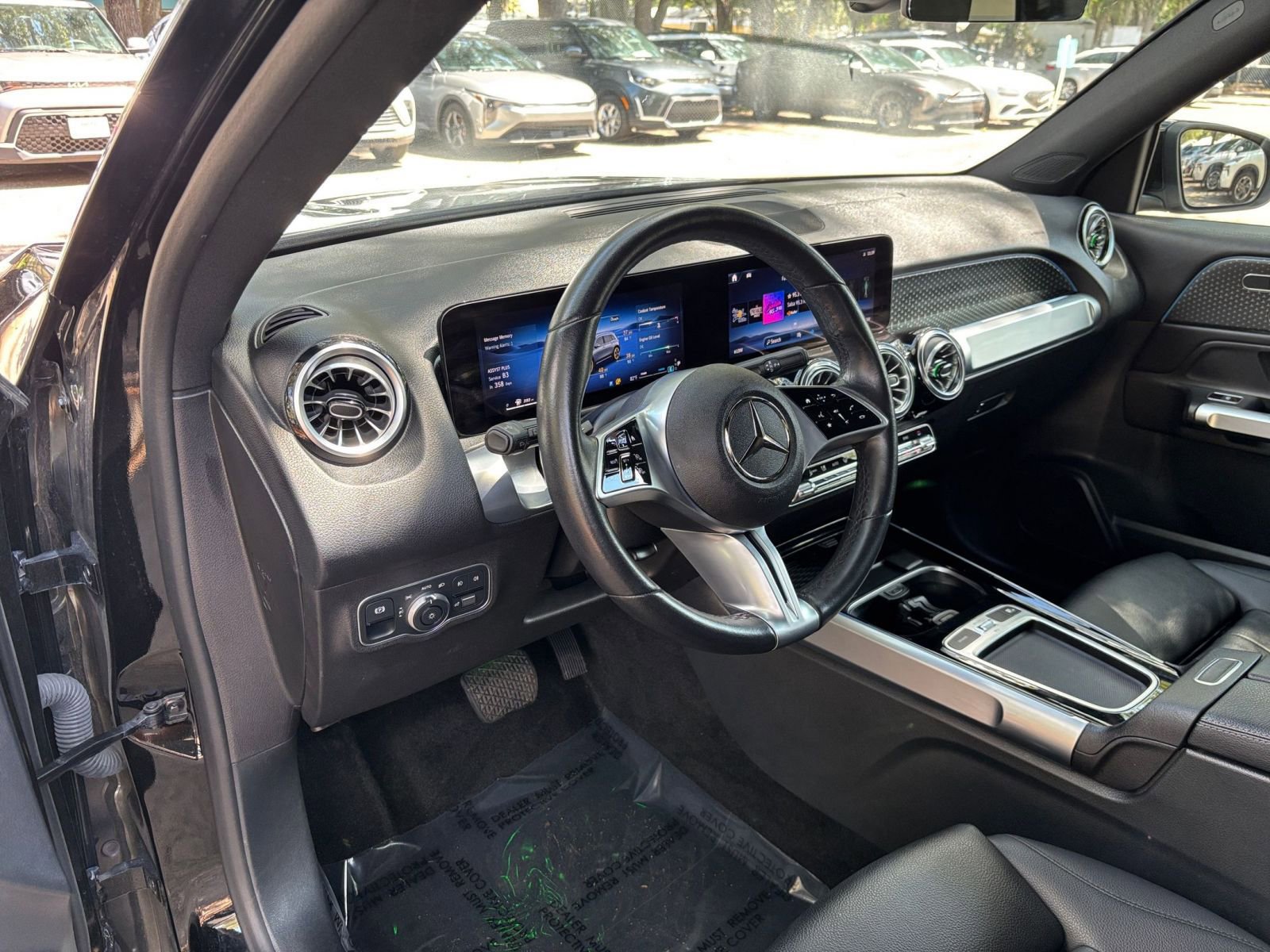 Used 2025 Mercedes-Benz GLB 250 image 35