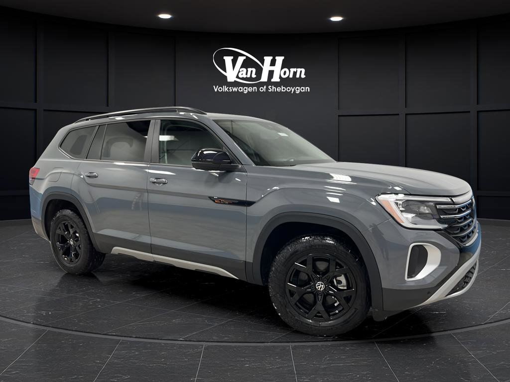 Used 2024 Volkswagen Atlas Peak Edition SEL image 1