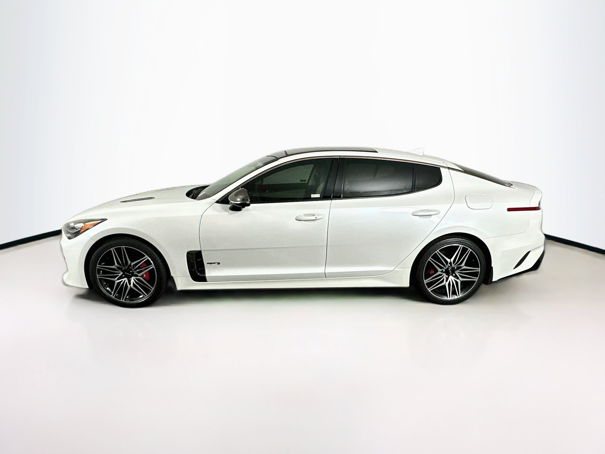 Used 2022 Kia Stinger GT2 RWD image 4