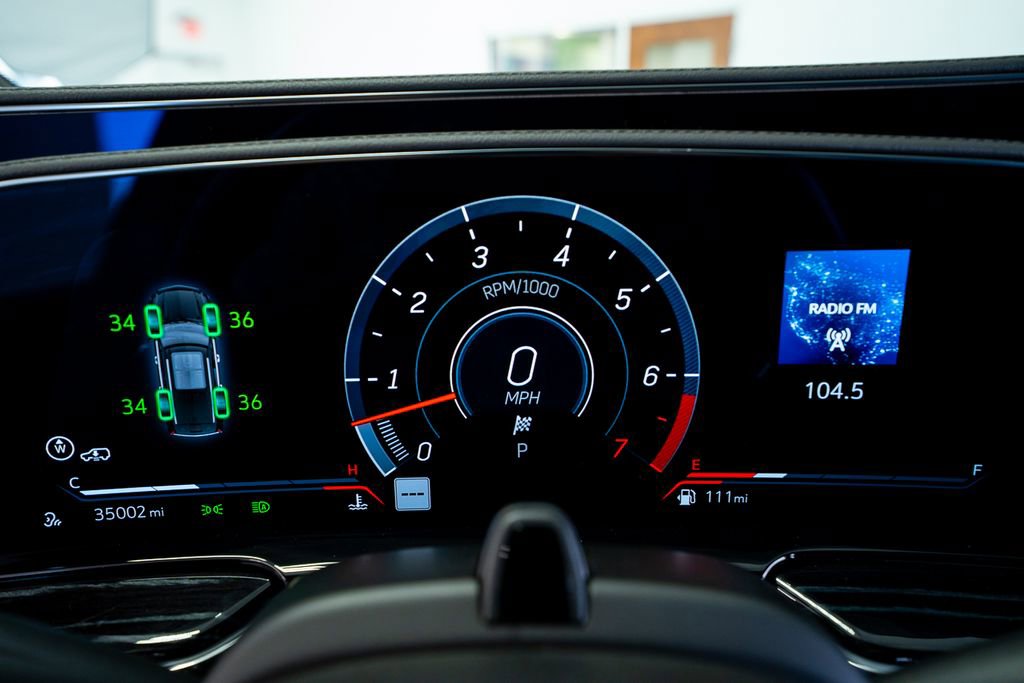 Used 2023 Cadillac Escalade V AWD/4WD image 38