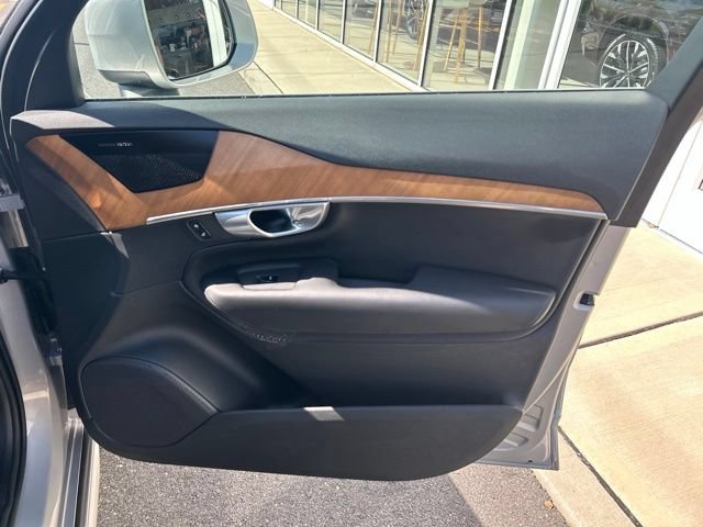 Used 2023 Volvo XC90 B6 Plus AWD/4WD image 14