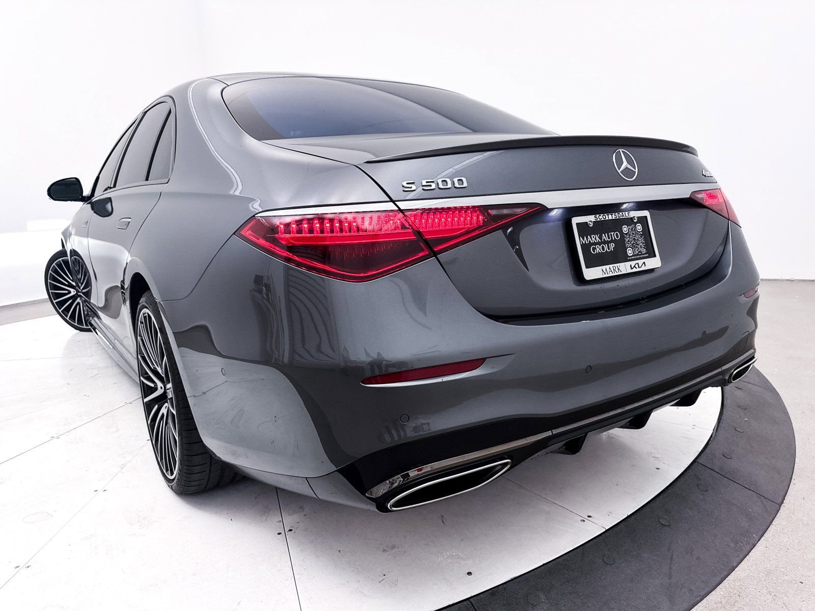 Used 2023 Mercedes-Benz S 500 4MATIC w/ AMG Line image 9