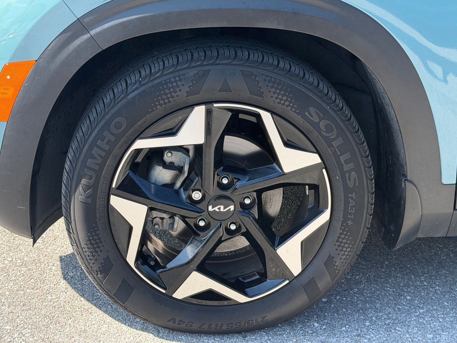 Certified 2024 Kia Seltos EX FWD image 17
