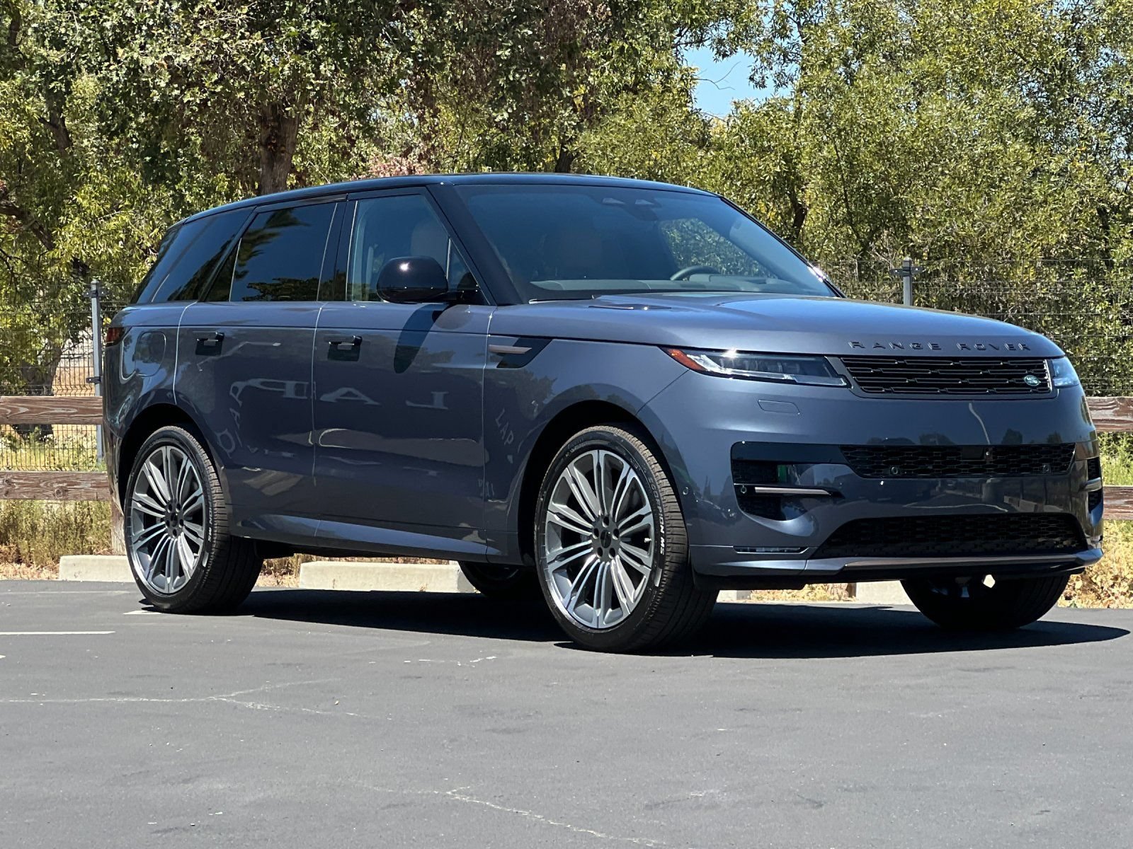 New 2026 Land Rover Range Rover Sport Dynamic SE AWD/4WD image 8