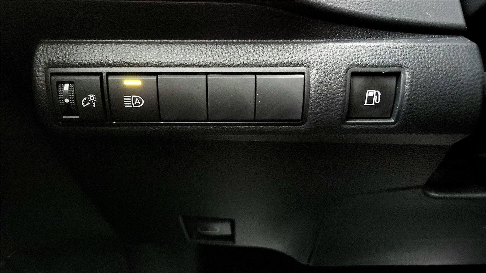 Certified 2025 Toyota Corolla XLE image 32