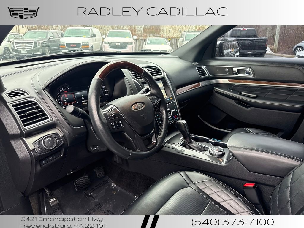 Used 2018 Ford Explorer Platinum AWD/4WD image 4