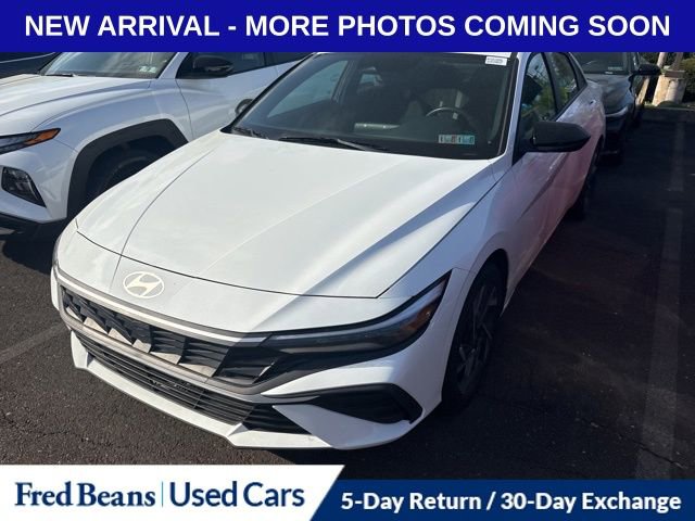 Used 2025 Hyundai Elantra SEL FWD image 1