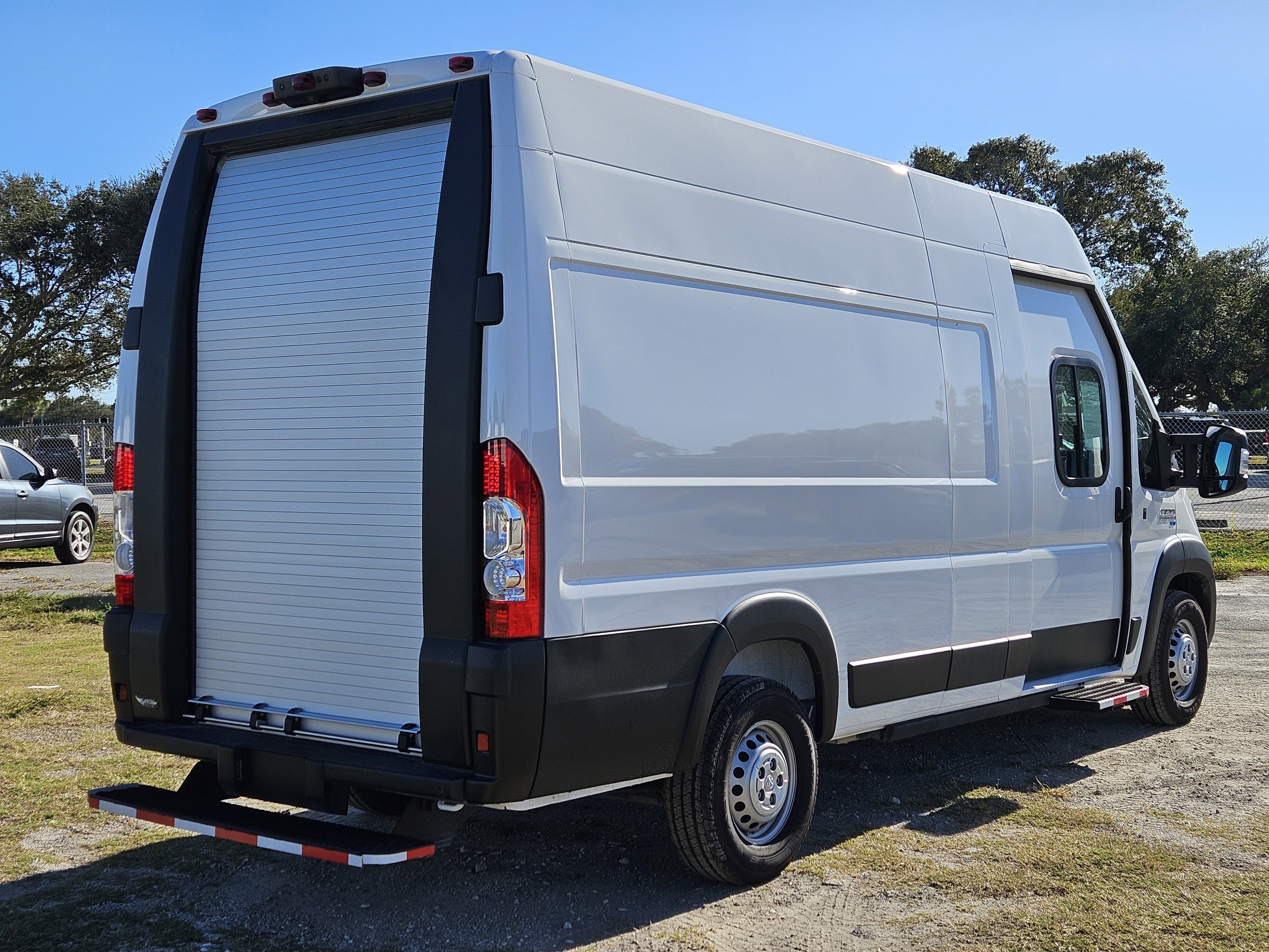 Used 2024 RAM ProMaster 3500 w/ Delivery Van Package image 4