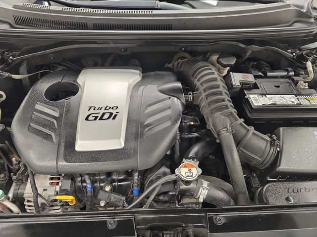 Used 2016 Hyundai Veloster Turbo w/ Option Group 04 FWD image 32