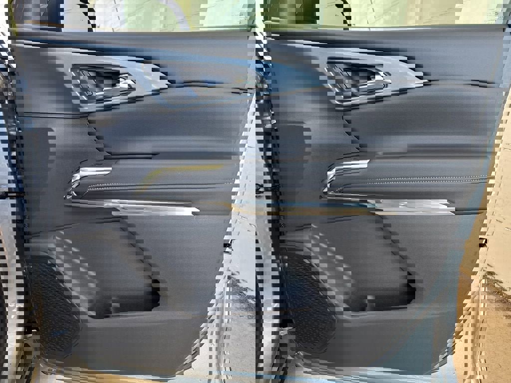 New 2026 Chevrolet Traverse LT image 40