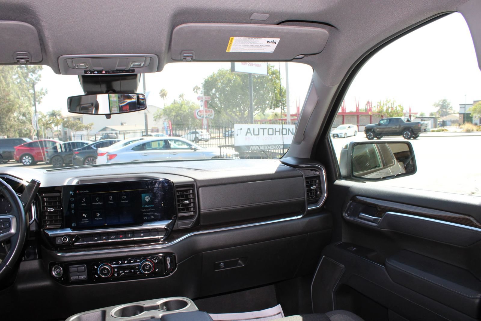 Used 2025 Chevrolet Silverado 1500 LT RWD image 28