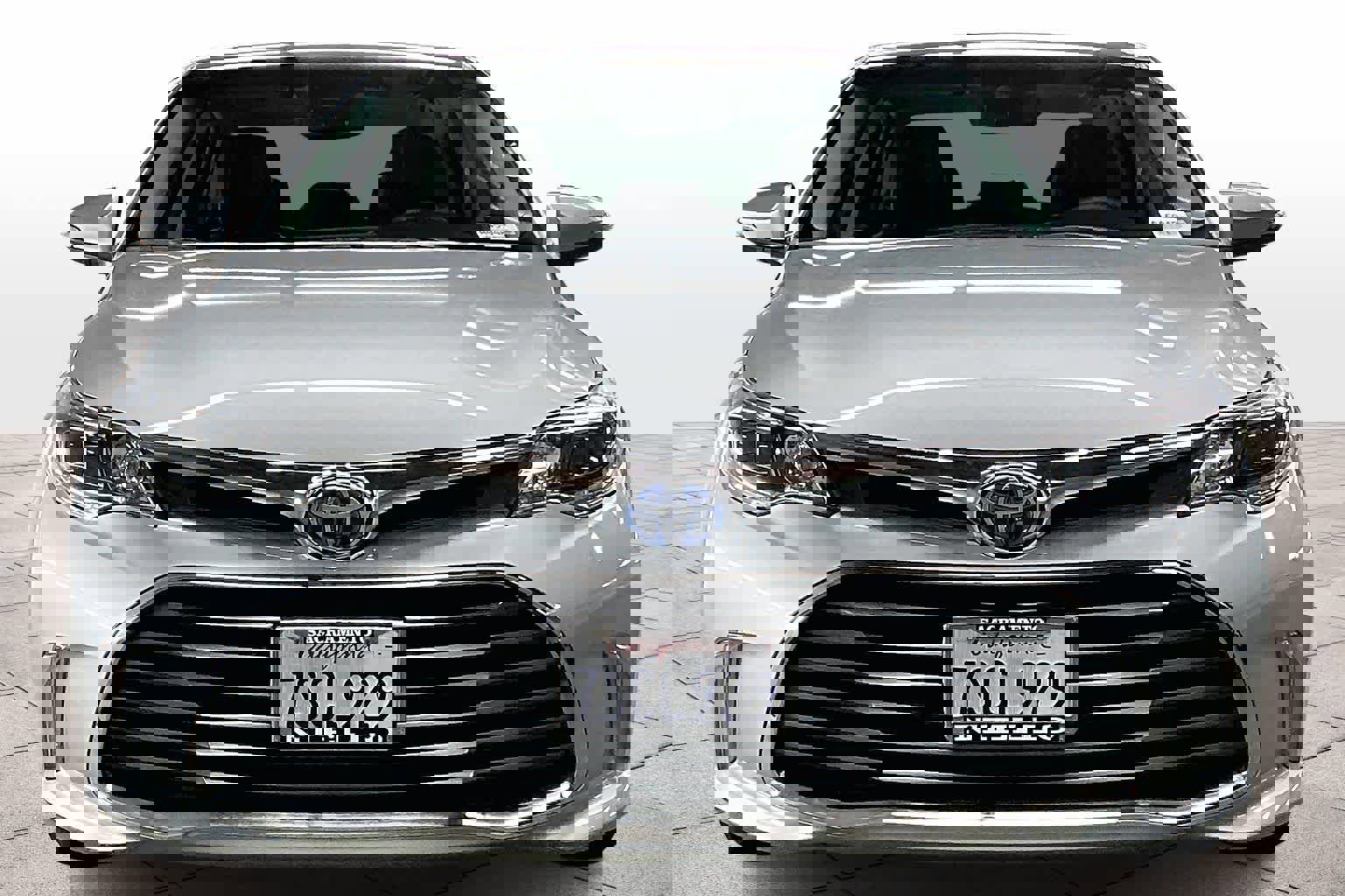 Used 2016 Toyota Avalon Limited w/ Toyota Safety Sense Package image 3