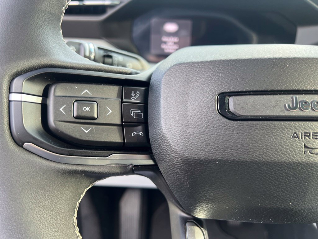 Used 2026 Jeep Cherokee Laredo AWD/4WD image 29