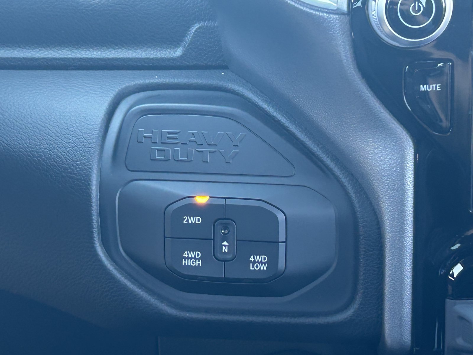 Used 2025 RAM 2500 Laramie AWD/4WD image 22