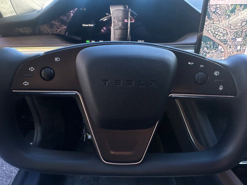 Used 2022 Tesla Model S AWD image 27