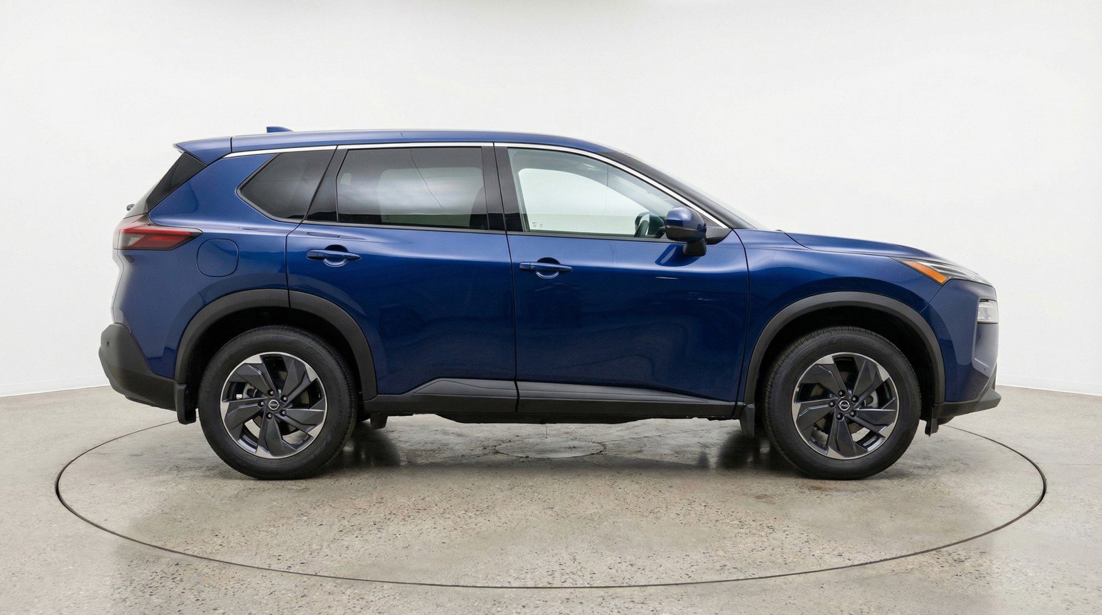 Used 2025 Nissan Rogue SV image 11