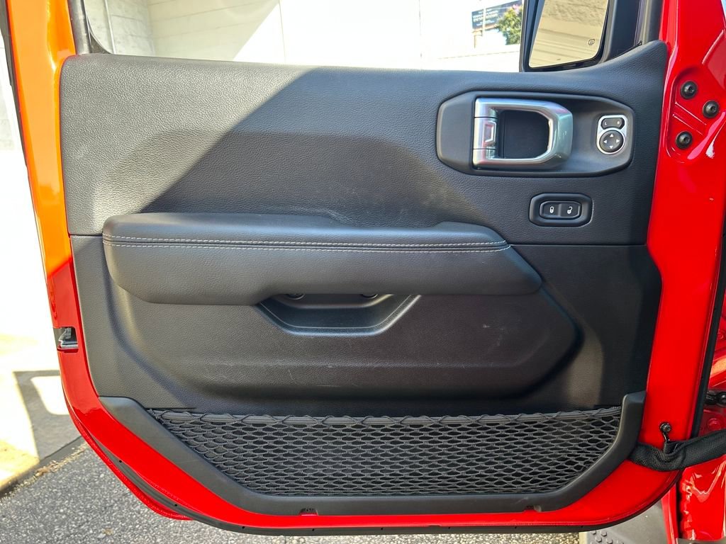 Used 2022 Jeep Wrangler Unlimited Sahara 4xe image 9