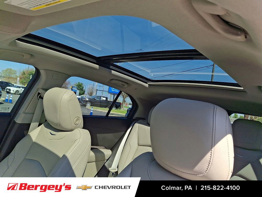 Certified 2022 Cadillac XT4 Luxury w/ Driver Awareness Package AWD/4WD image 17